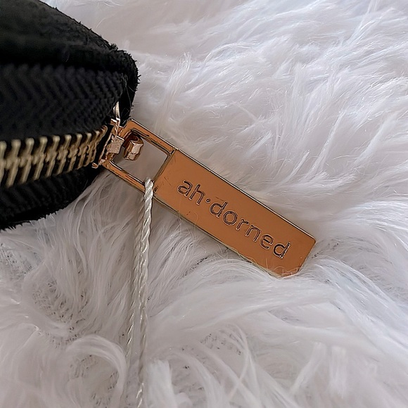 Ahdorned New York Faux Suede Triple Compartment Zip Closure Wallet Black - Picture 6 of 8